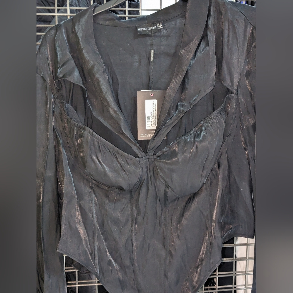 Plus Cut Out Collar Crop Blouse